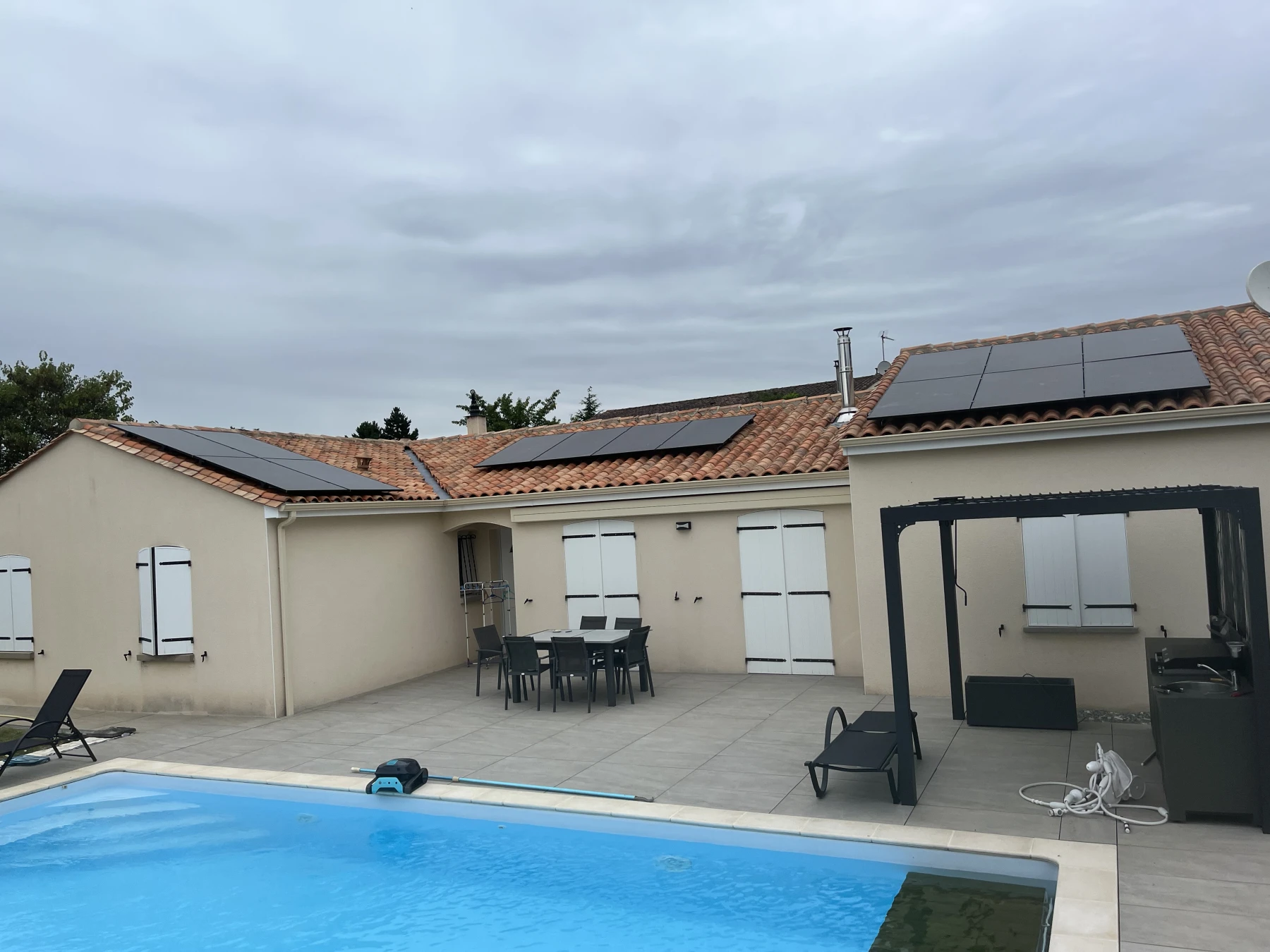Installation d’une centrale photovoltaïque de 6 kWc à Cherves-Richemont (16)