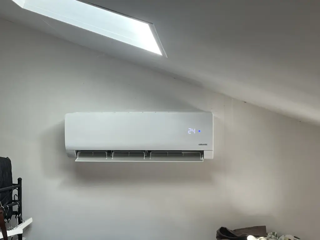 Installation d'une pompe à chaleur air/air à Chassors (16)